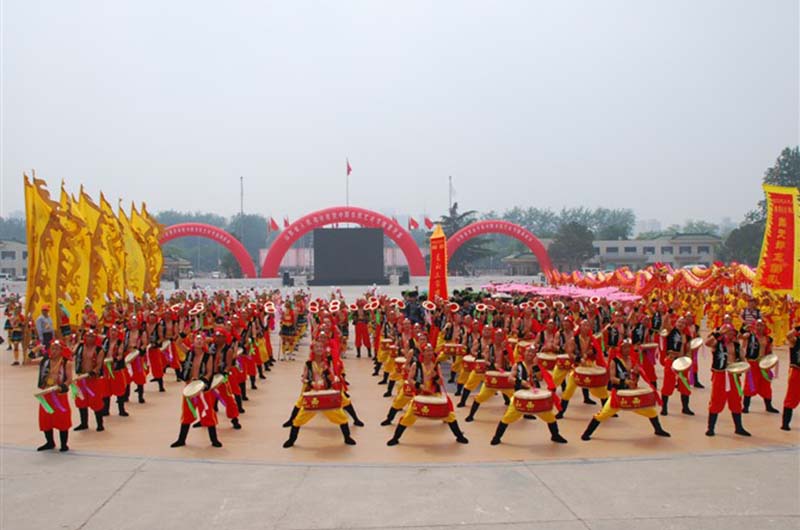 中国首届农民艺术节开幕式特别指定威风锣鼓表演